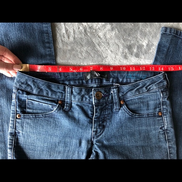 ❌SOLD❌Volcom skinny Jeans💜👖 - Picture 4 of 7